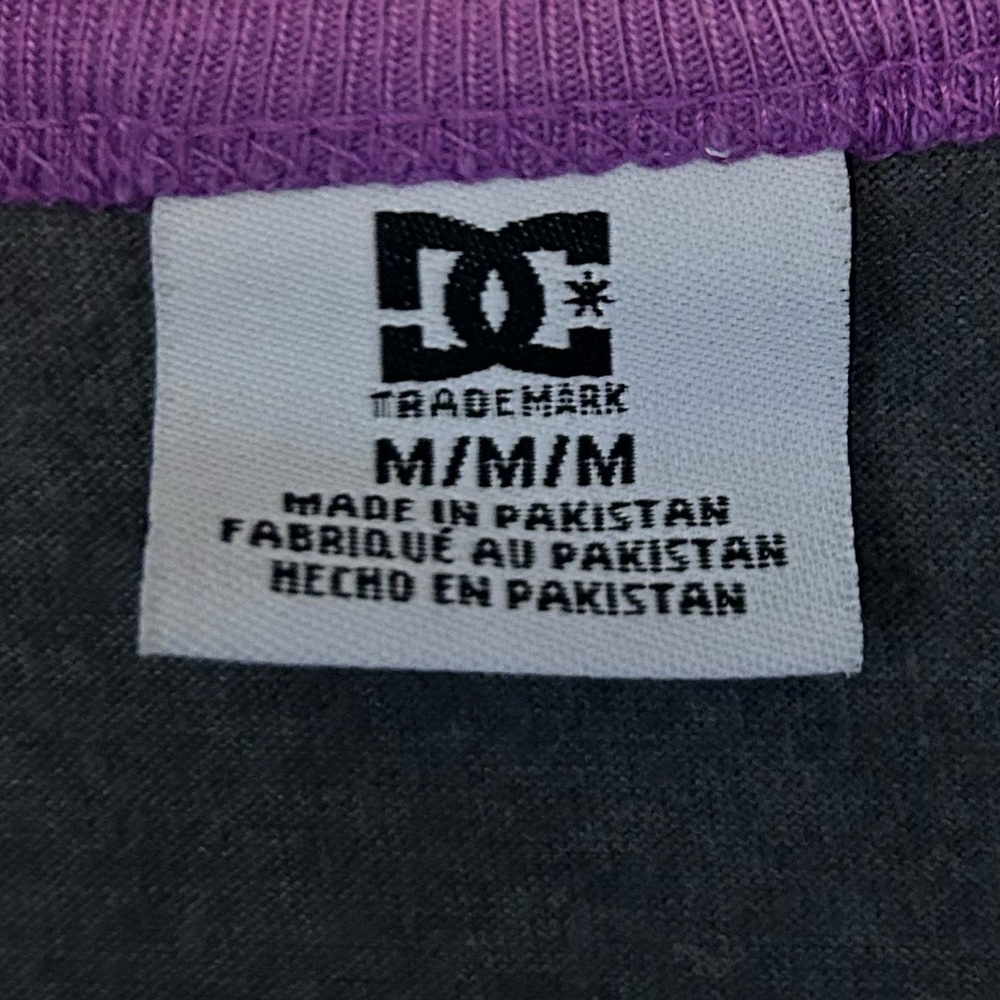 DC Tank Top With Front Pocket - Picture 4 of 4